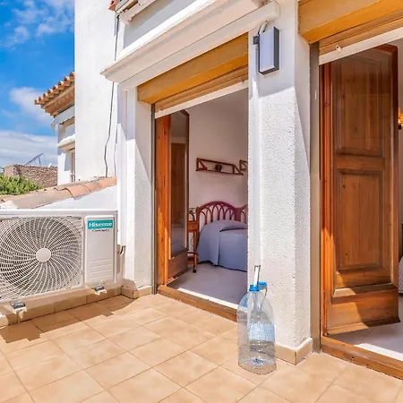 Beach Front Home In Platja D'Aro With Wifi